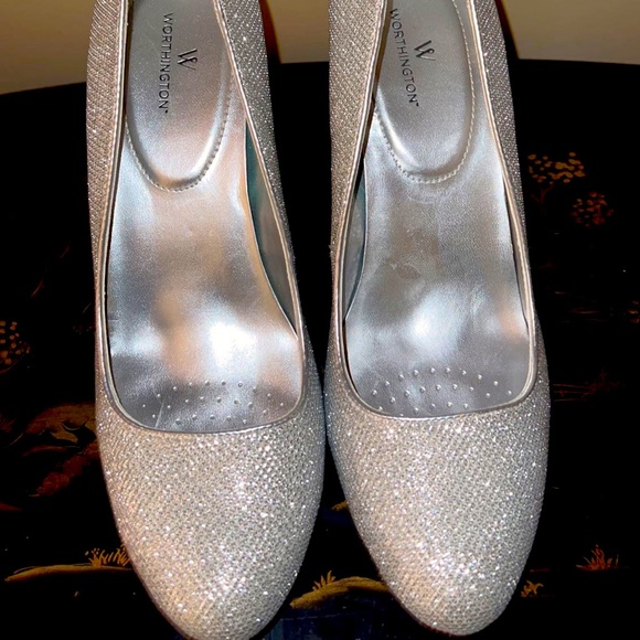 Silver sparkly pumps🥰 - Picture 2 of 6